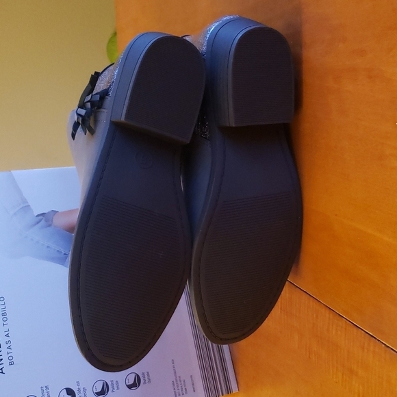 Serra gray ankle boots sz. 6 - Picture 11 of 12